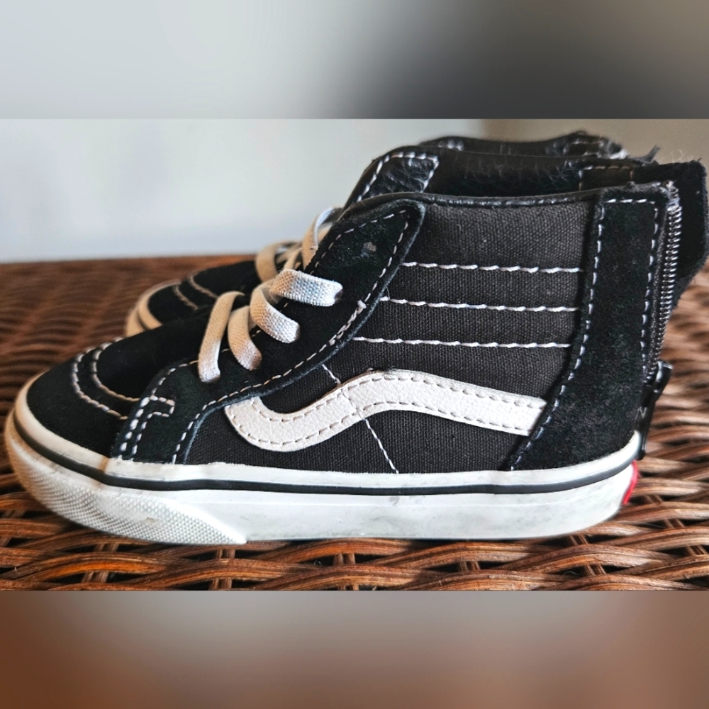 Toddler Boy Size 8 Black High Top VANS